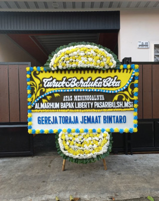 Papan Bunga Duka di Sumber Rejo